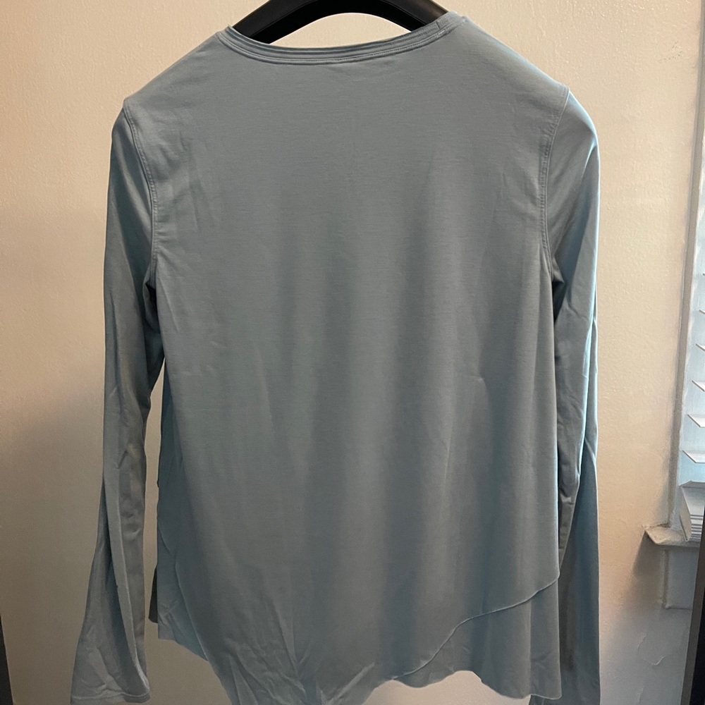 Lululemon top - Picture 2 of 4